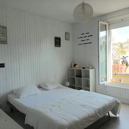 Maison Port De La Cotiniere A 150m De La * סן-פייר-ד'אולרון